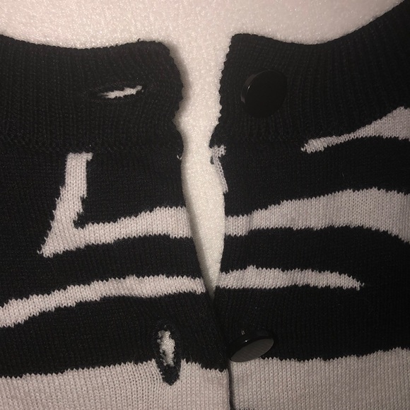 🎉SALE🎉 TALBOTS SMALL PETITE EUC ZEBRA CARDI - Picture 3 of 4